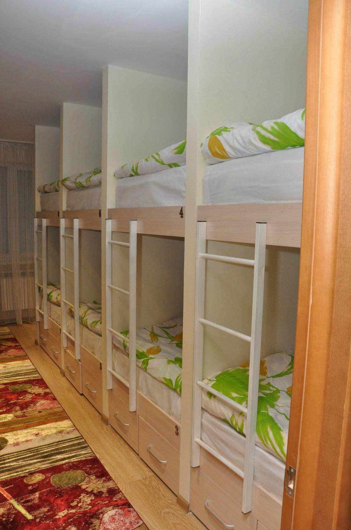 Art Hostel Алма Ата Екстериор снимка