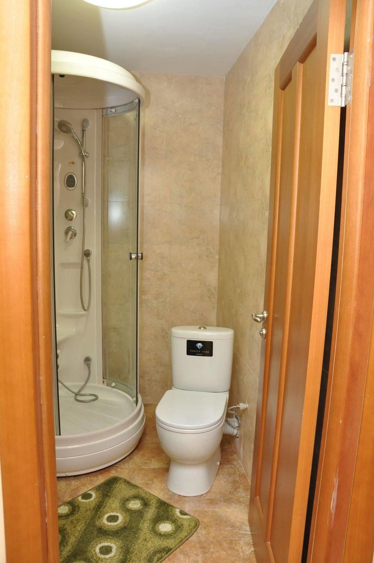 Art Hostel Алма Ата Екстериор снимка