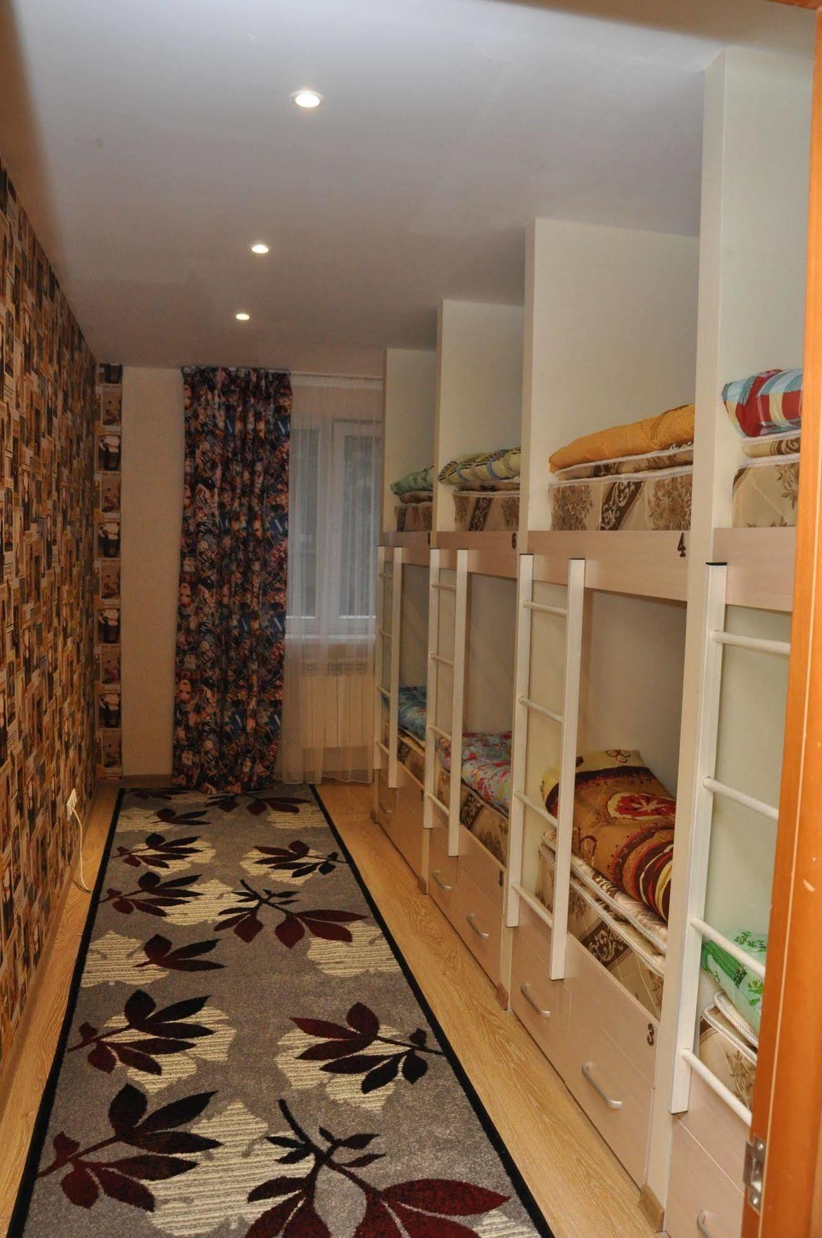 Art Hostel Алма Ата Екстериор снимка